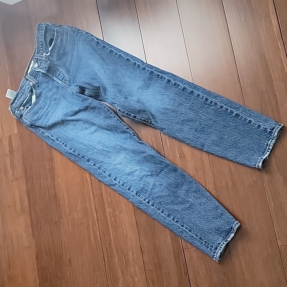 Levis Wedgie 27